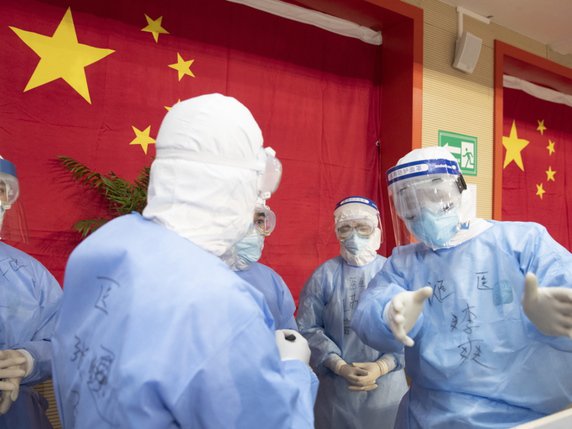 Le nombre de cas de contamination au coronavirus recensés mardi dans la province de Hubei en Chine était en recul par rapport à la veille (archives). © KEYSTONE/EPA/STRINGER