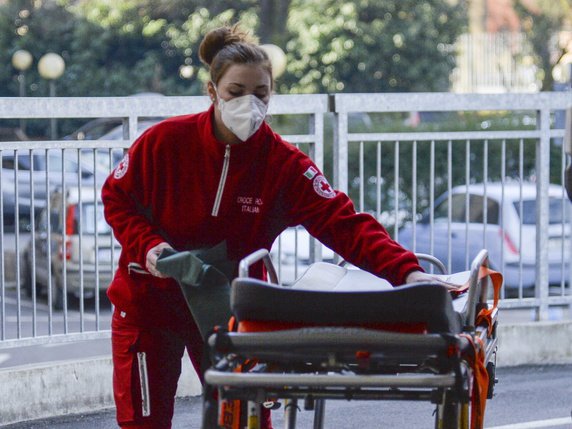 Au moins cinq personnes infectées par le coronarivus ont été admises à l'hôpital de Codogno, au sud-est de Milan. © Keystone/EPA ANSA/ANDREA FASANI