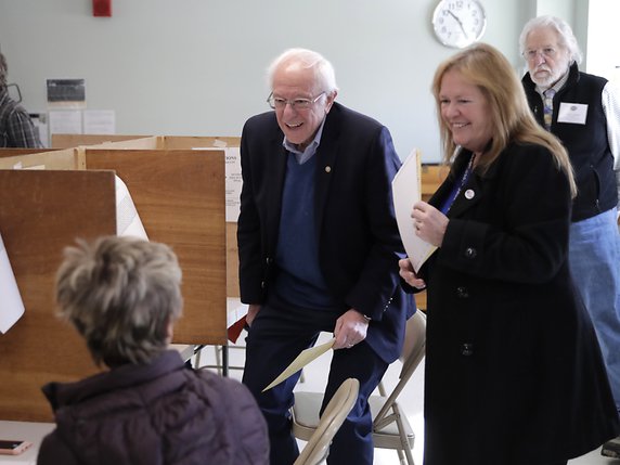 Bernie Sanders est en tête dans son fief du Vermont, où il a voté mardi. © KEYSTONE/AP/Charles Krupa