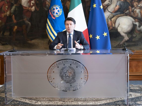 Le Premier ministre italien Giuseppe Conte a annoncé un "pas supplémentaire" dans les mesures prises pour endiguer l'épidémie de coronavirus (archives). © KEYSTONE/EPA/FILIPPO ATTILI / CHIGI PALACE / HANDOUT