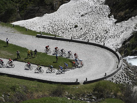 Pas de Tour de Suisse cette année, victime lui aussi de la crise sanitaire mondiale. © KEYSTONE/GIAN EHRENZELLER