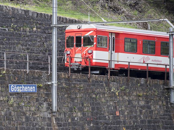 Un train de la compagnie Matterhorn-Gotthard-Bahn non loin de la gare de Göschenen, tout près de l'éboulement (Archives). © KEYSTONE/URS FLUEELER