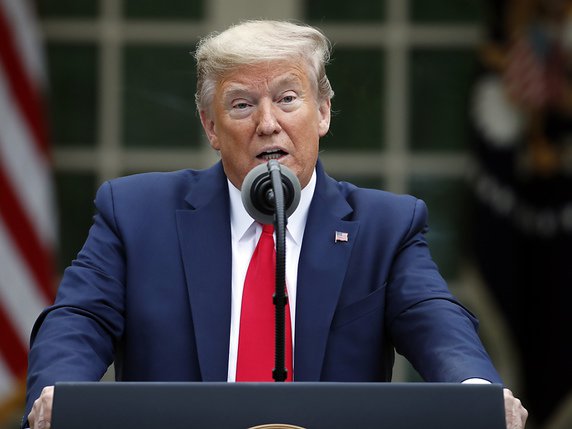 Donald Trump a annoncé qu'il va suspendre la contribution américaine à l'Organisation mondiale de la santé (OMS). © KEYSTONE/AP/Alex Brandon