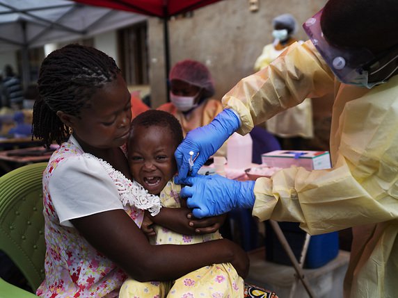 Le vaccin contre le Covid-19 doit être accessible à toutes les populations (archives). © KEYSTONE/AP/JEROME DELAY