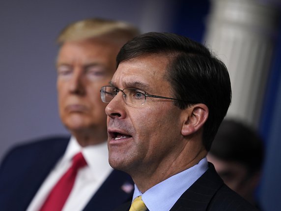 Les Etats-Unis du secrétaire américain à la défense Mark Esper arrivent largement au premier rang des dépenses d'armement nucléaire parmi les différents pays (archives). © KEYSTONE/AP/Evan Vucci