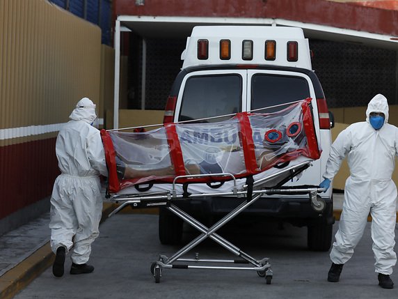 Alors que la pandémie de Covid-19 est en pleine progression, le Mexique a décidé de relâcher les mesures de confinement (archives). © KEYSTONE/AP/Rebecca Blackwell