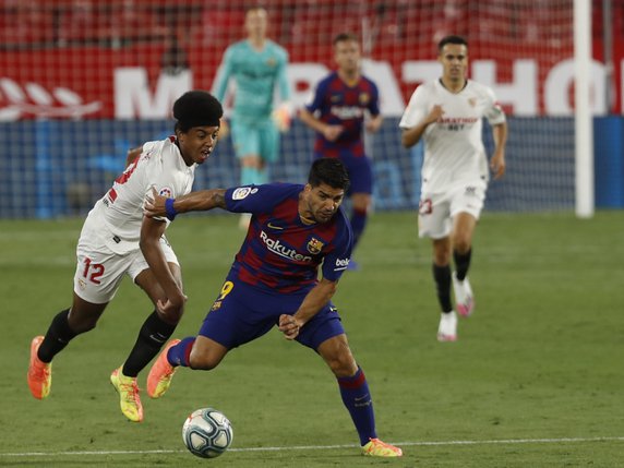 Mauvaise soirée pour Luis Suarez (à droite) et le  FC Barcelone. © KEYSTONE/AP/Angel Fernandez