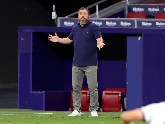 Valladolid et son coach coach Sergio ont été battus par l'Atlético © KEYSTONE/EPA/JuanJo Martin