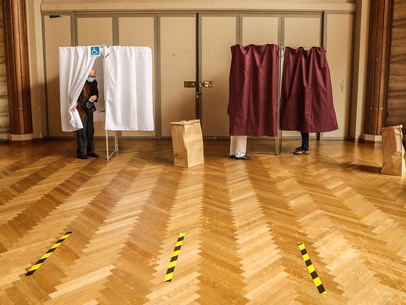 La participation est restée faible pour ces élections municipales. © KEYSTONE/EPA/MOHAMMED BADRA