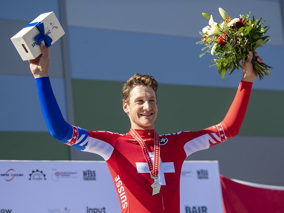 Nouveau triomphe pour Stefan Küng. © Keystone/MARCEL BIERI