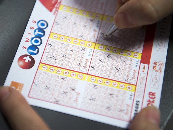 Il fallait cocher les numéros 14, 22, 25, 32, 33 et 37 pour décrocher le jackpot (archives). © KEYSTONE/LAURENT GILLIERON