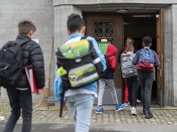 Les écoliers retrouvent peu à peu le chemin de l'école (archives). © KEYSTONE/ALESSANDRO DELLA VALLE