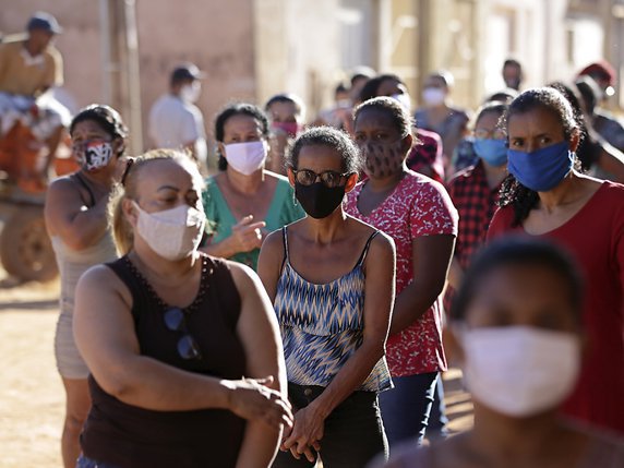 Le Brésil compte 2,9 millions de cas d'infection au coronavirus et près de 100'000 morts (archives). © KEYSTONE/AP/Eraldo Peres