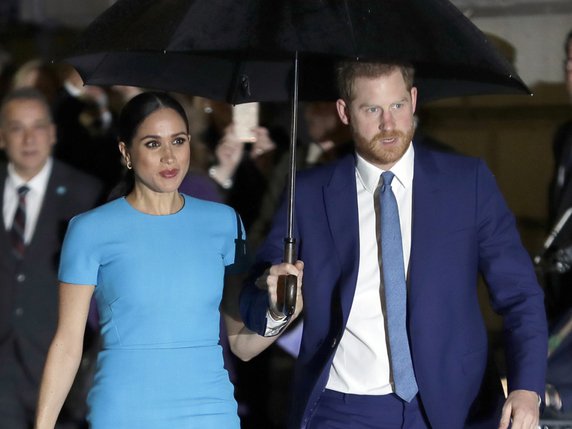 Le prince britannique Harry et son épouse Meghan Markle ont officiellement cessé d'être des membres actifs de la famille royale en avril (archives). © KEYSTONE/AP/Kirsty Wigglesworth