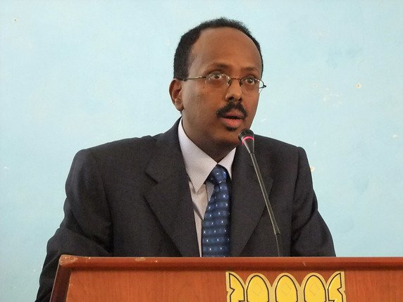 Le gouvernement fédéral, ici le président Mohamed Abdullahi Mohamed, était embourbé dans de longues négociations avec les États régionaux somaliens au sujet de l'organisation des élections législatives et présidentielles. © KEYSTONE/AP/Farah Abdi Warsameh