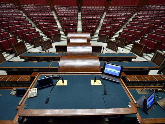 La réduction du nombre de parlementaires, une promesse électorale du Mouvement 5 Etoiles (M5S, antisystème), permettra d'en faire passer le nombre de 945 à 600. © KEYSTONE/EPA ANSA/ETTORE FERRARI