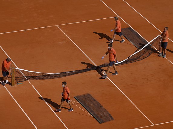 La jauge a été réduite à 1000 spectateurs par jour à Roland-Garros © KEYSTONE/EPA/YOAN VALAT