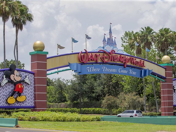 Le parc d'attractions de Disney situé à Orlando, en Floride, a pû rouvrir en juillet, avec une jauge limitée (archives). © KEYSTONE/EPA/ERIK S. LESSER