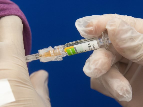 Deux cent cinquante personnes participeront à la phase de test d'un potentiel vaccin contre le coronavirus qui a débuté mercredi au Panama (image d'illustration). © KEYSTONE/EPA/MICHAEL REYNOLDS