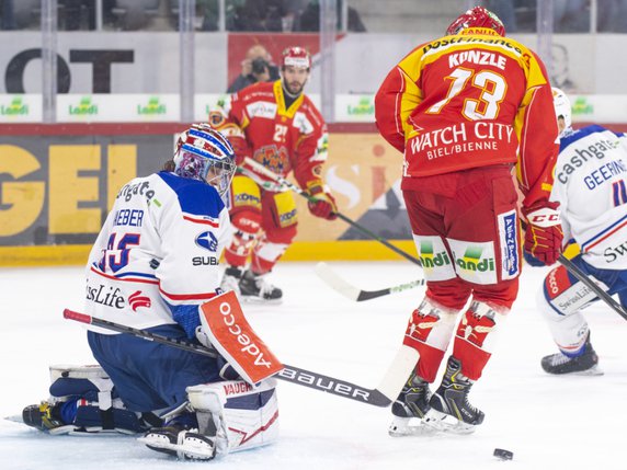 Le portier des Zurich Lions, Ludovic Waeber a livré la marchandise contre Bienne. © KEYSTONE/MARCEL BIERI