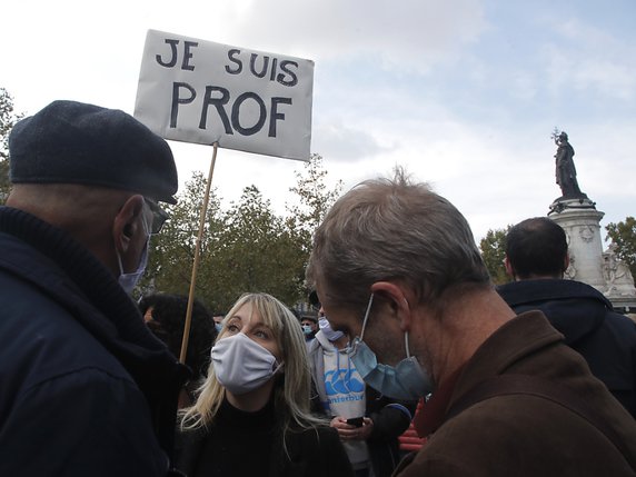 "Je suis prof" était l'un des cris de ralliement des manifestants. © Keystone/AP/Michel Euler