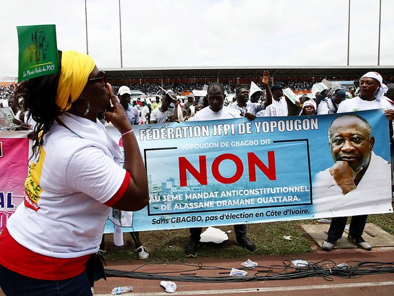 L'opposition ivoirienne juge illégale la candidature du président Alassane Ouattara à un troisième mandat (archives). © KEYSTONE/EPA/LEGNAN KOULA