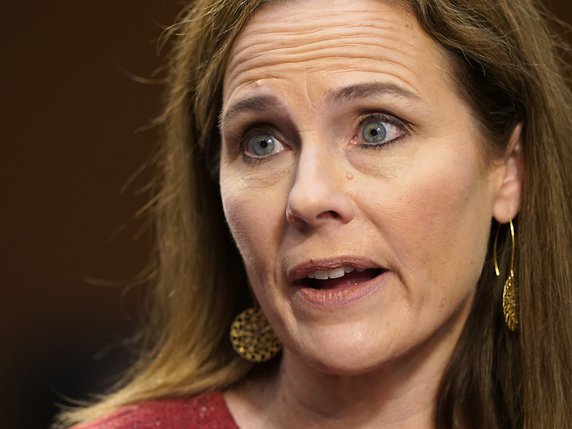 Un premier cap a été franchi dans le processus de nomination d'Amy Coney Barrett à la Cour suprême américaine (archives). © KEYSTONE/AP/Susan Walsh