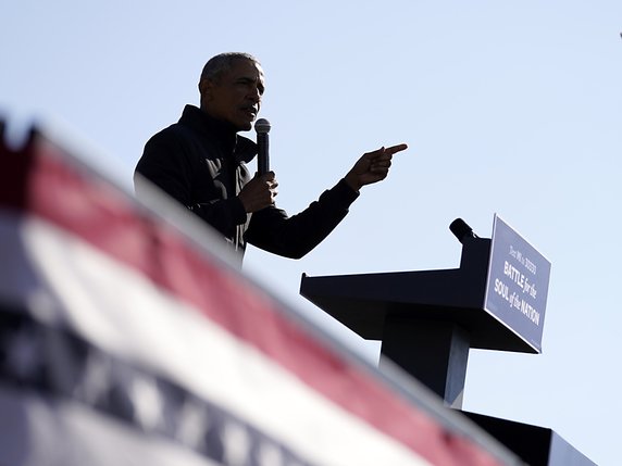 L'ancien président Barack Obama s'est engagé dans la campagne présidentielle, pour soutenir son ancien vice-président Joe Biden. © KEYSTONE/AP/Andrew Harnik