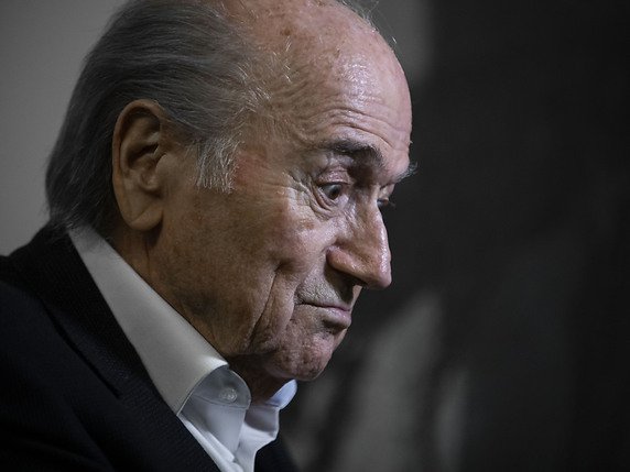 L'ancien président de la FIFA Sepp Blatter est poursuivi pour escroquerie par le MPC, de même que Michel Platini, l'ancien président de l'UEFA (archives). © KEYSTONE/TI-PRESS/PABLO GIANINAZZI