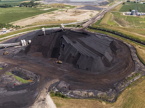 Le retrait de beaucoup d'assureurs du secteur du charbon ces dernières années a nettement compliqué le fait d'assurer des projets liés au charbon (archives). © KEYSTONE/EPA/TANNEN MAURY