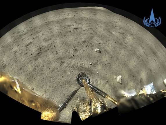 La sonde chinoise Chang'e 5, arrivée mardi sur la Lune, a achevé son prélèvement de sol lunaire. © KEYSTONE/AP