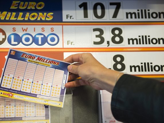 Lors du prochain tirage mardi, 217 millions de francs seront en jeu, indique la Loterie romande (archives). © KEYSTONE/JEAN-CHRISTOPHE BOTT