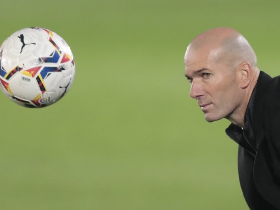 Cette fois-ci, le ballon a roulé du bon côté pour Zinedine Zidane. Le Real s'est imposé à Séville. © KEYSTONE/AP/Bernat Armangue