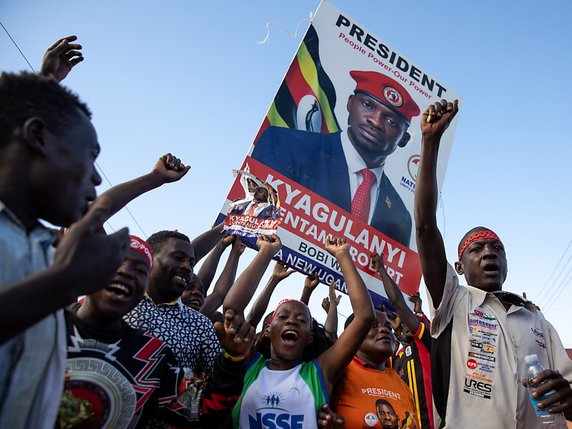 L'opposant Bobi Wine est très populaire auprès des jeunes urbains (archives). © KEYSTONE/EPA/STR
