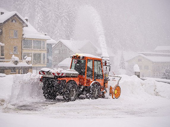Une tempête de foehn succédera dès mercredi à la neige tombée en grandes quantités dans les Alpes ces derniers jours, comme ici dans le canton d'Uri. © Keystone/URS FLUEELER
