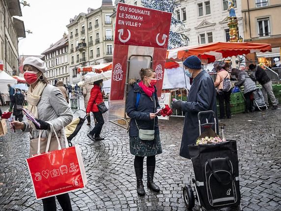 La campagne pour les élections a débuté à Lausanne. © Keystone/JEAN-CHRISTOPHE BOTT