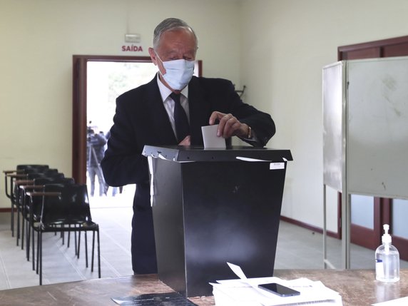 Marcelo Rebelo de Sousa va rester au pouvoir, selon les premières projections. © KEYSTONE/AP/Luis Vieira