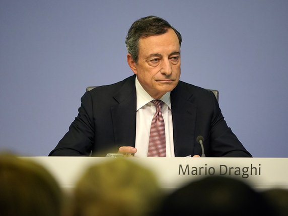 Mario Draghi a été convoqué par le président italien après l'échec des négociations en vue de former un nouveau gouvernement (archives). © KEYSTONE/EPA/RONALD WITTEK