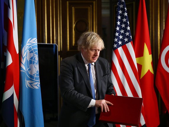 Le premier ministre britannique, Boris Johnson, a encouragé les Etats à agir rapidement pour lutter contre la crise climatique, lors de la réunion en ligne du Conseil de sécurité. © KEYSTONE/EPA/HOLLIE ADAMS / POOL