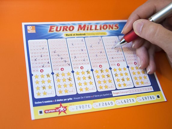 Six joueurs remportent plus de 4 millions à l'Euromillions (archives). © KEYSTONE/JEAN-CHRISTOPHE BOTT