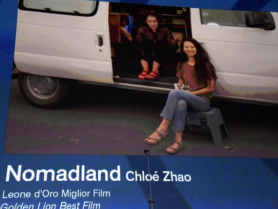 "Nomadland" est un film intimiste de la Chinoise Chloé Zhao, qui suit des nomades modernes sillonnant les Etats-Unis dans leurs camping-cars (archives). © KEYSTONE/EPA ANSA/CLAUDIO ONORATI