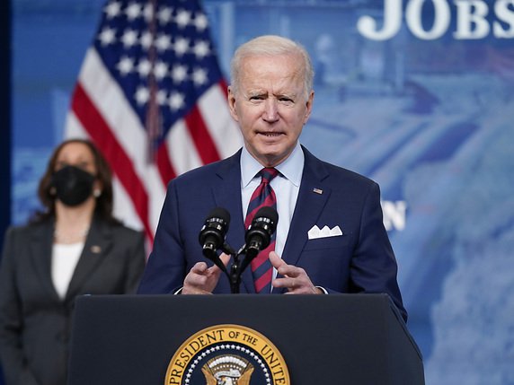 Joe Biden a appelé les élus républicains à "faire ce qui est bon pour l'avenir". © KEYSTONE/AP/Evan Vucci