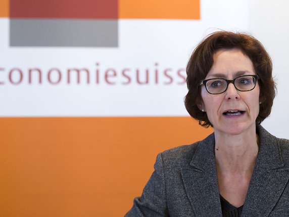 "L'économie suisse peut apporter une contribution à la résolution du problème climatique", estime Monika Rühl, directrice d'Economiesuisse (archives), © KEYSTONE/PETER KLAUNZER