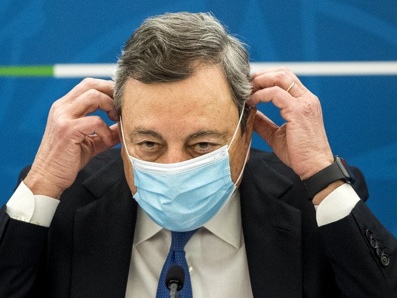 Mario Draghi annonce des réouvertures dès fin avril. © KEYSTONE/AP/Roberto Monaldo
