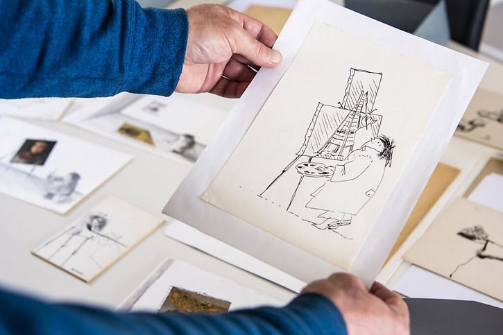 Les dessins inédits de Kurt von Ballmoos présentés au Sentier ont été reçus en héritage par le neveu d'un grand ami du peintre. © Keystone/JEAN-CHRISTOPHE BOTT