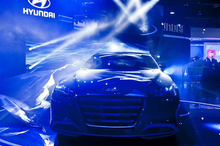 A l'image des Tesla, les Genesis de Hyundai seront vendues à prix fixe, sans rabais, uniquement en ligne ou dans une poignée de "studios" à Londres, Munich et Zurich. (archives) © KEYSTONE/FR143848 AP/TONY DING