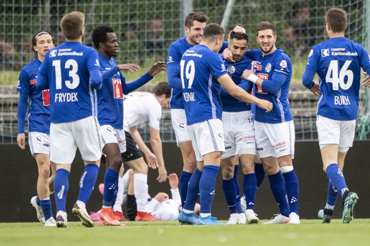 La joie des Lucernois après le 2-1 de Tasar © KEYSTONE/ENNIO LEANZA