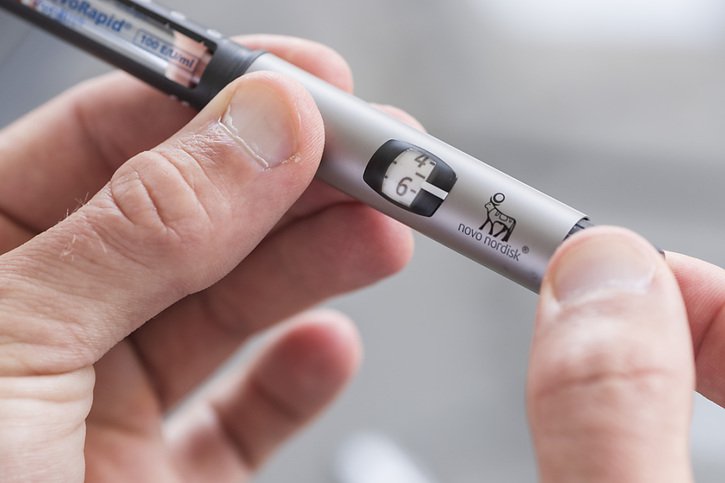 Novo Nordisk représente près de 50% du marché mondial de l'insuline, un secteur marqué par la nette baisse des prix des antidiabétiques aux États-Unis et une compétition plus rude. (archives) © KEYSTONE/CHRISTIAN BEUTLER