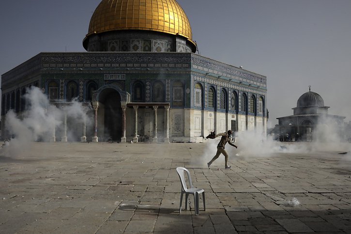 Plus de 300 personnes ont été blessées ce lundi, selon le Croissant-Rouge palestinien. © KEYSTONE/AP/Mahmoud Illean