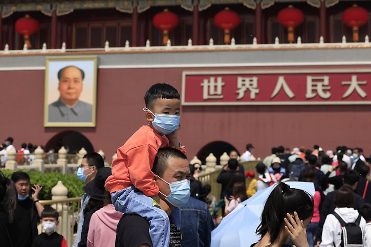 Depuis 2017, le taux de natalité en Chine est en baisse régulière, en dépit de l'assouplissement l'année précédente de la politique de l'enfant unique, autorisant la naissance d'un deuxième enfant (image d'illustration). © KEYSTONE/AP/Ng Han Guan